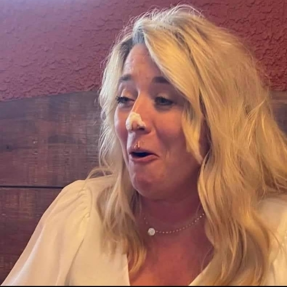 Meet your Posher, Andrea - Picture 3 of 3